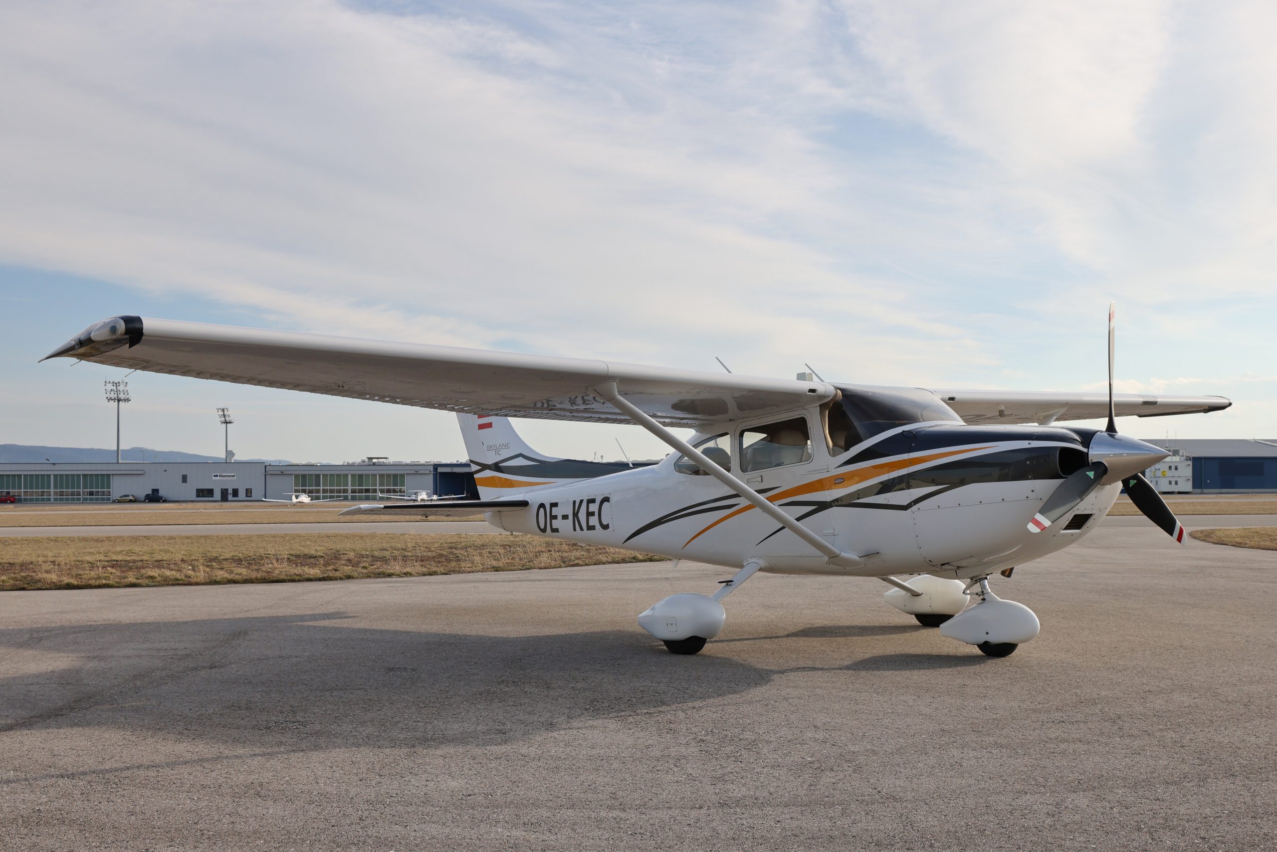 CESSNA 182