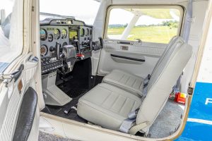 INTERIOR 1